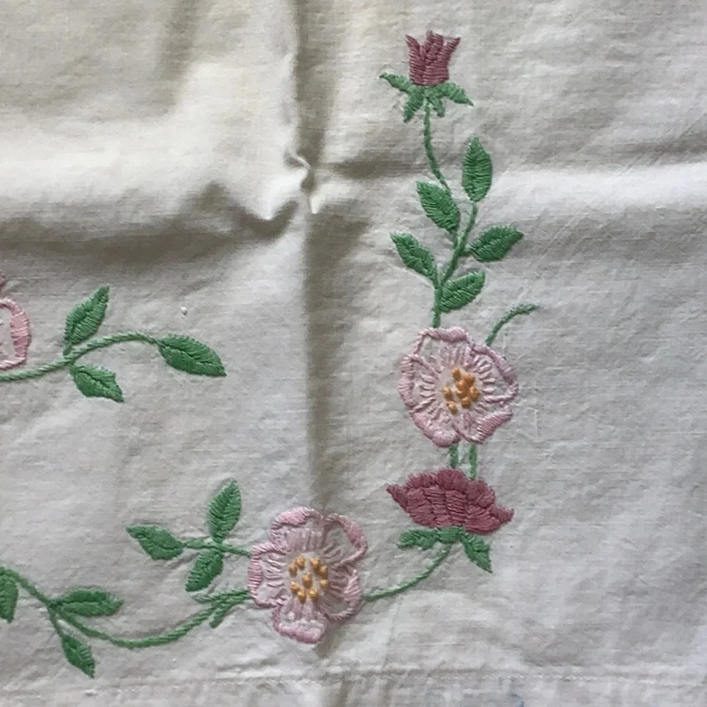 Vintage Embroidered Floral Pillowcase Set of 2
